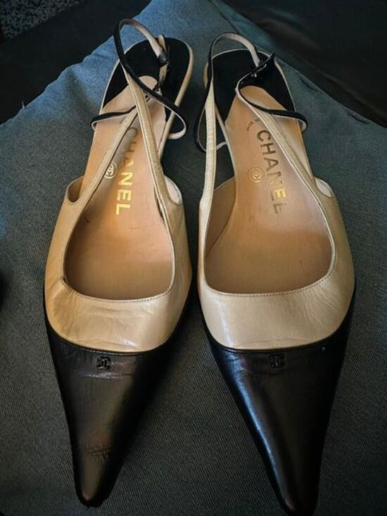 Chanel Shoes - Chanel Vintage Slingback Lambskin Kitten Heels Black Beige CC Logo VGUC 39.5 9.5